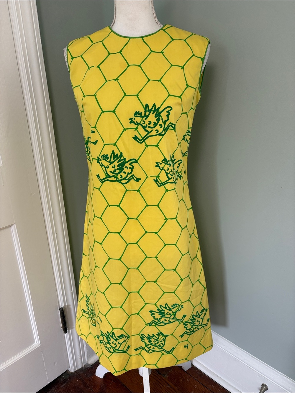 Vintage Vested Gentress Yellow Green Honeycomb Chicken Sleeveless Dress - 8